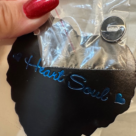 Heart Soul White and Black Ruffled Blouse - Picture 4 of 5